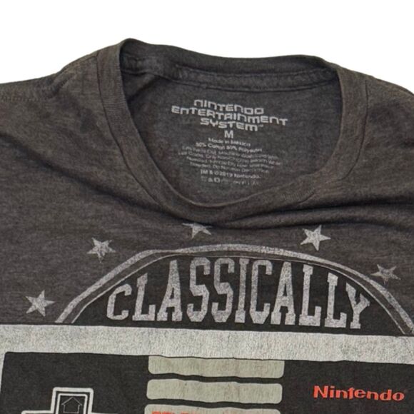 Nintendo NES Shirt Mens Medium Controller Gaming Classically Trained Throwback - Picture 6 of 8